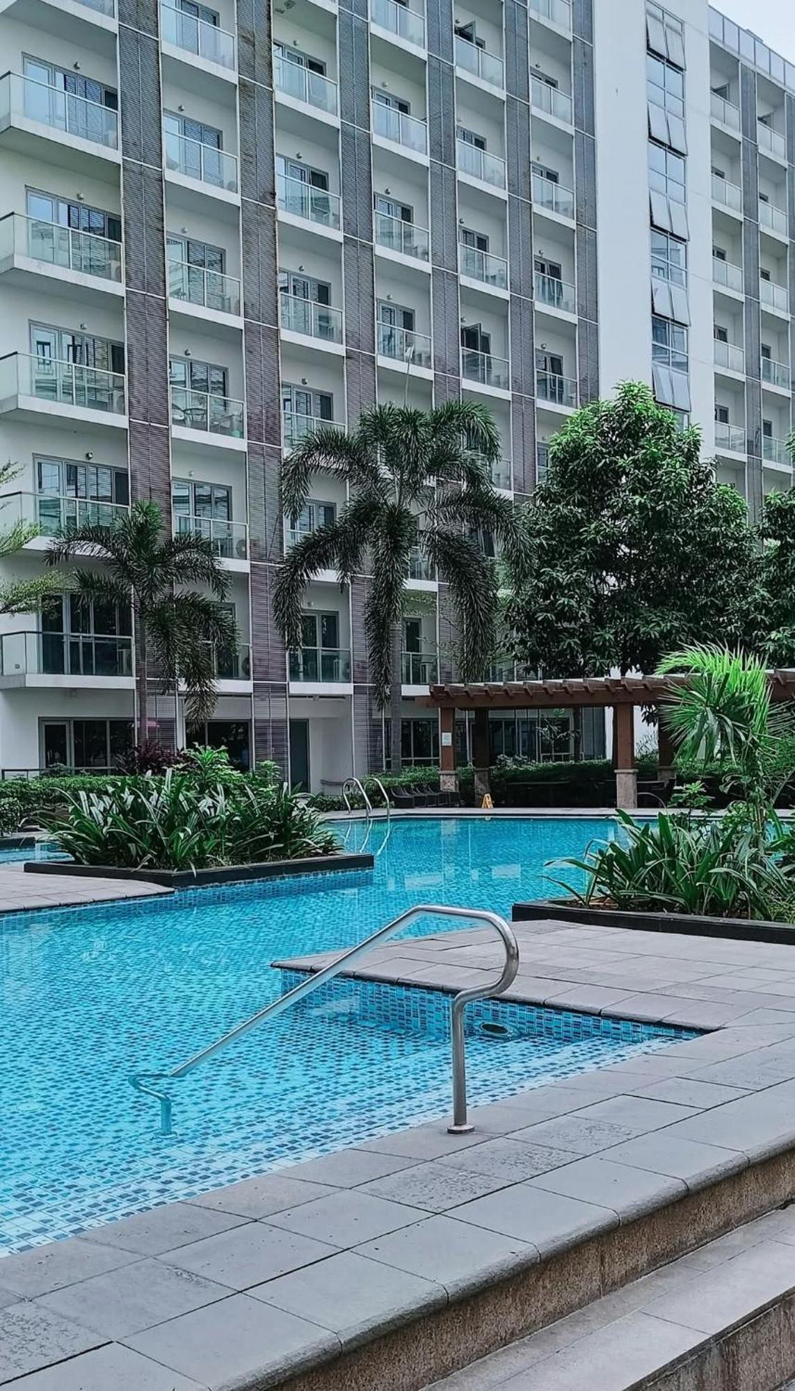 Comfy Condotel Across Naia Terminal 3 Manila