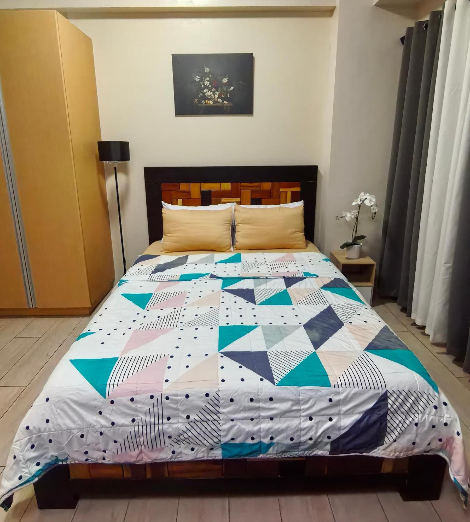 Apartment Comfy Condotel Across Naia Terminal 3